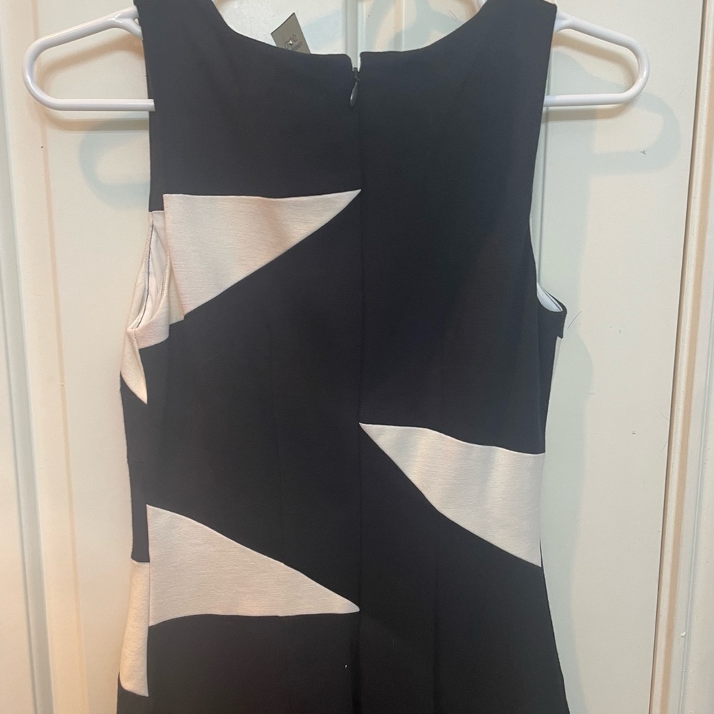 Cache Black and White Sleeveless Dress - Picture 5 of 6